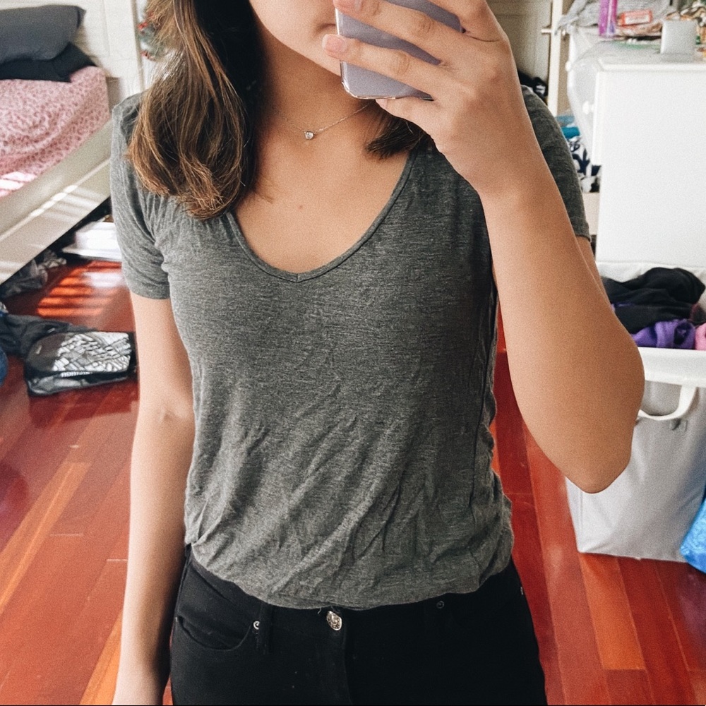 ZARA Gray V-Neck Tee Small